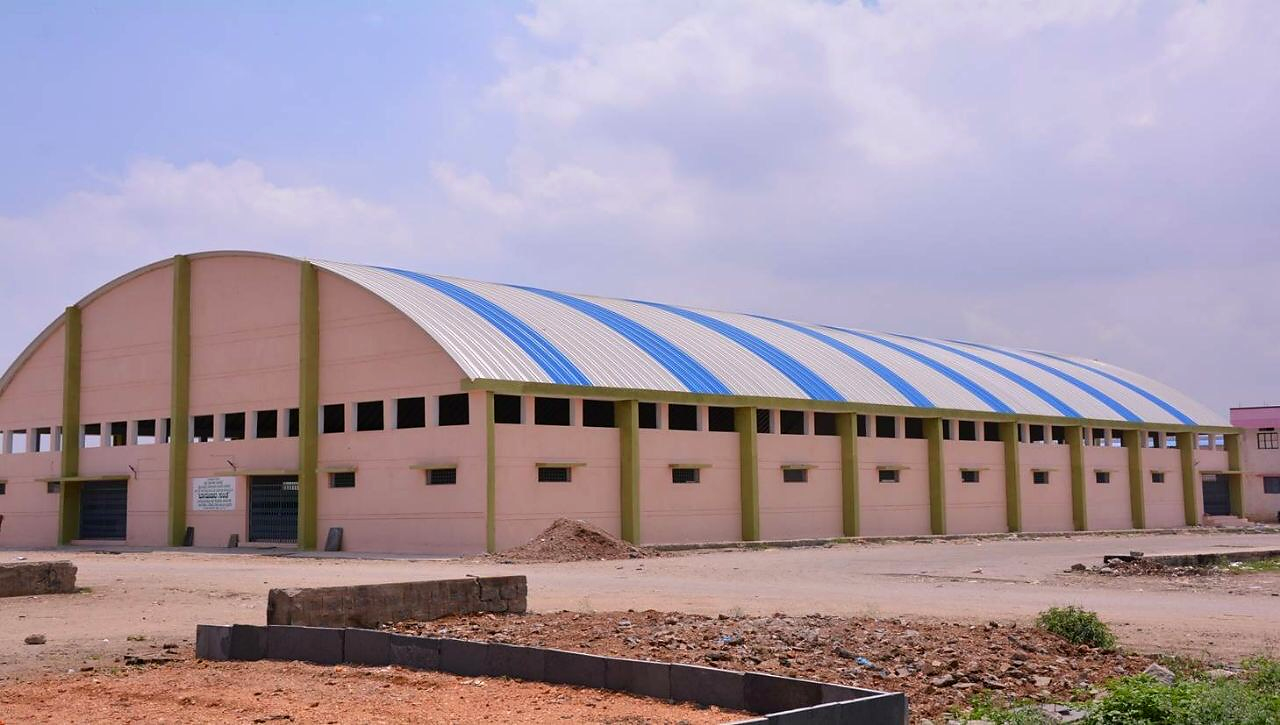 Industrial steel building from the Arch Roof project portfolio